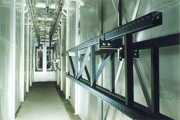 Industrial dry-off oven with turbulator fans for uniform heat distribution